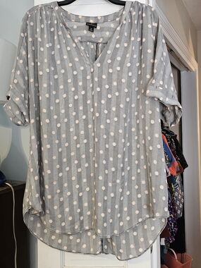 4/$25 Worthington Gray Blouse with White Polka Dots
